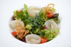 真鯛の昆布〆マリネ　抹茶のエスプーマ