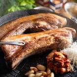 お馴染みの韓国料理から遊び心あるﾒﾆｭｰまで豊富にご用意
