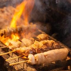 備長炭で一本一本丁寧に焼き上げた自慢の焼鳥をご堪能ください!