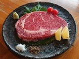 牛ロースステーキ（赤身200グラム）