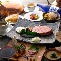 正当神戸ビーフを味わうカワムラ伝統のおいしさ『特選神戸ビーフステーキコース』