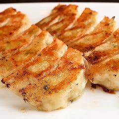 皮から作る自家製うす皮餃子