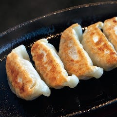 あぐー豚の鉄板焼き餃子 あぐー豚の鉄板焼き餃子