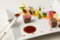 沢山のお野菜と絶妙な火入れのお肉料理