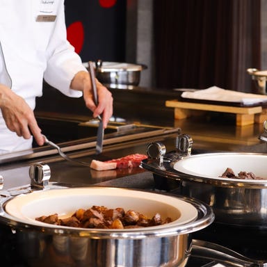 シェラトン・グランデ・トーキョーベイ・ホテル 舞浜Teppanyaki+_週末・祝日限定鉄板焼きランチブッフェ 国産牛や旬の野菜、新鮮な魚介類をブッフェスタイルで