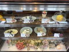 おススメのケーキが入口でお出迎え♪