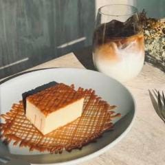 チーズの濃厚な旨みとほろ苦いキャラメルソースが相性抜群