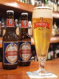 とりあえず『ビール』んら、ギリシャ産ビール『ヴェルギナ』を♪