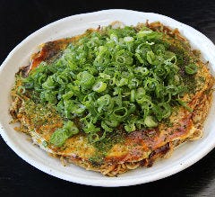 当店一番人気のお好み焼 【広島こだわり肉玉そば】