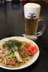 ソース味には生ビールがぴったり！