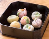 旬の食材を使用した日本料理による上品なコースをご提供
