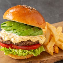 和牛バーガー　アボカドわさび