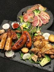 ローストビーフや鴨のグリル等肉盛り５種