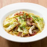 焼きキャベツとベーコンのスープパスタ