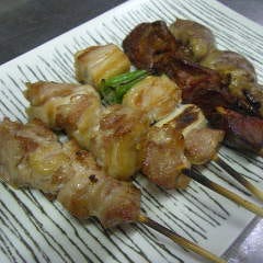 歯ごたえとやわらかさを兼ね備えた但馬鶏を使用した炭火焼は絶品