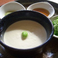 京都の伏流水と天然のにがりだけで丹精に仕込んだ「自家製豆腐」