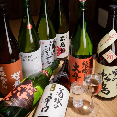 当店では日本酒をワイングラスでご提供！豊かな風味をご堪能あれ