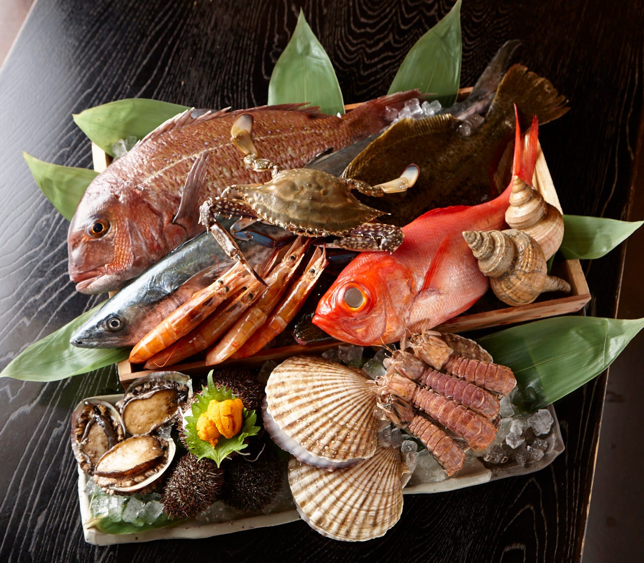 ◇市場で仕入れる海鮮、野菜など旬食材をたっぷり使用