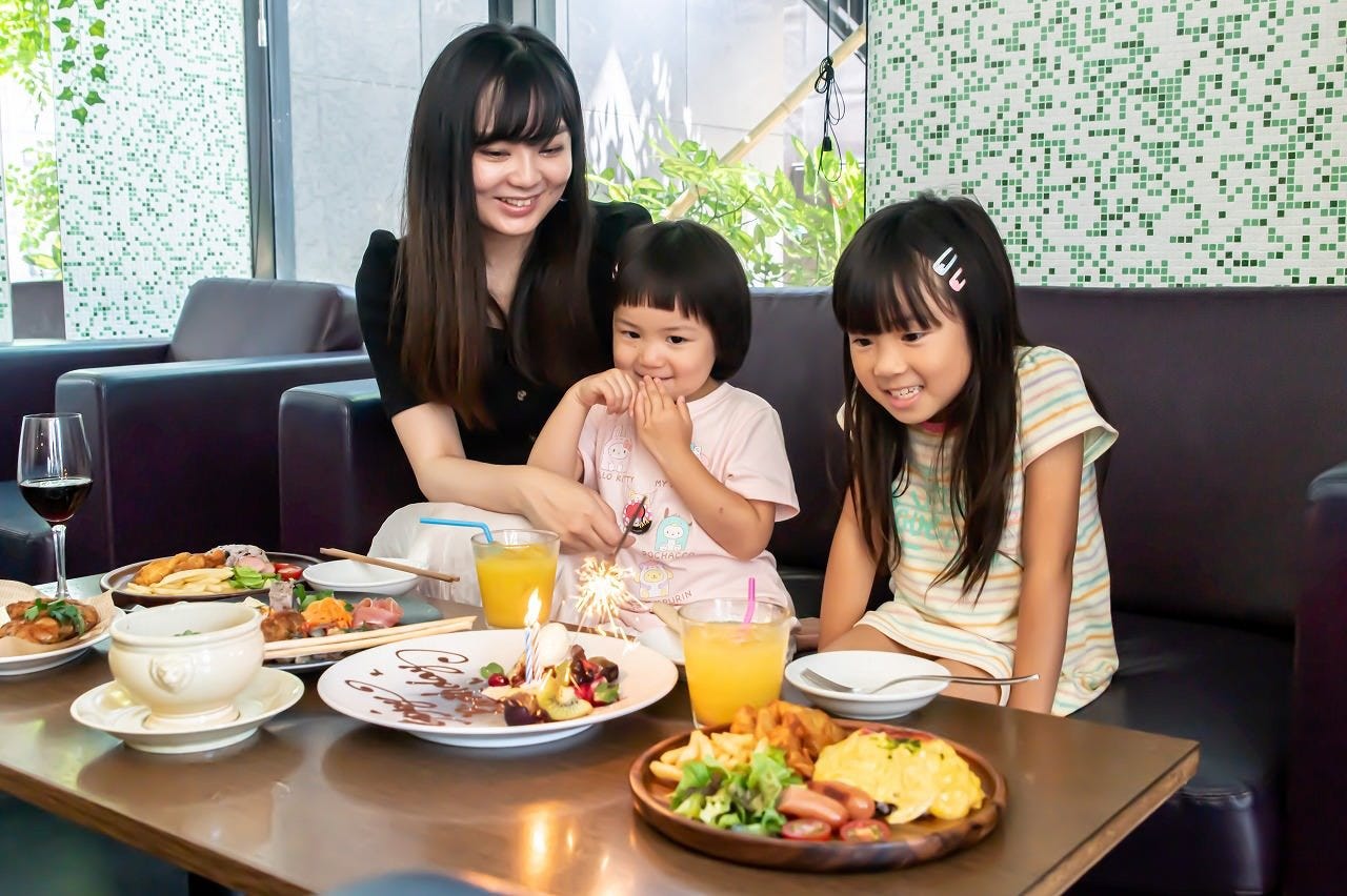 Madre ハーブとスパイス料理のワイン食堂