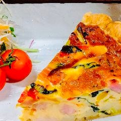 有機野菜とベーコンのキッシュ(サラダ付)