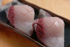 元祖ぶっち切り寿司 魚心 三宮店