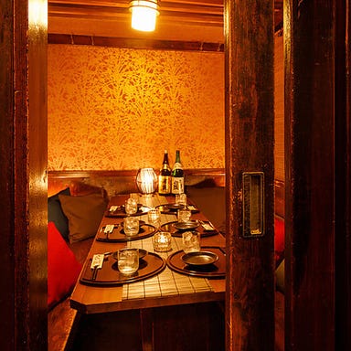 個室居酒屋 和ノ音わのね 海浜幕張店_広めでお寛ぎいただける少人数個室