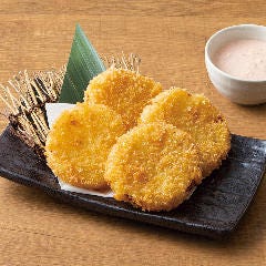 個室完備 まぐろ居酒屋 さかなや道場 名古屋駅太閤通口店_新玉フライ サワーオニオンソース