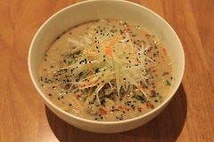飲んだ後の〆に最適な白ラーメン