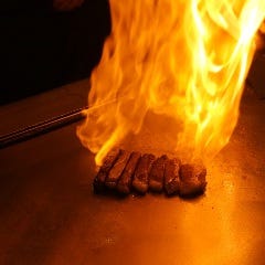【Xmas2025ペア①】A5神戸牛赤身肉とA5黒毛和牛サーロイン、焼しゃぶなど(乾杯ドリンク付)