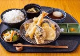 一度食べたらやみつき！天ぷら定食。
