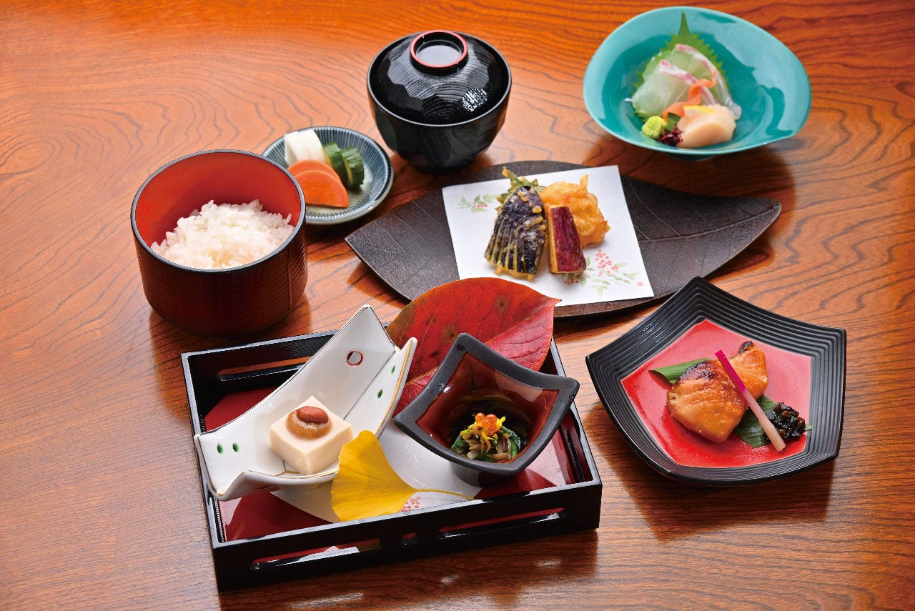 懐石料理 サザエ