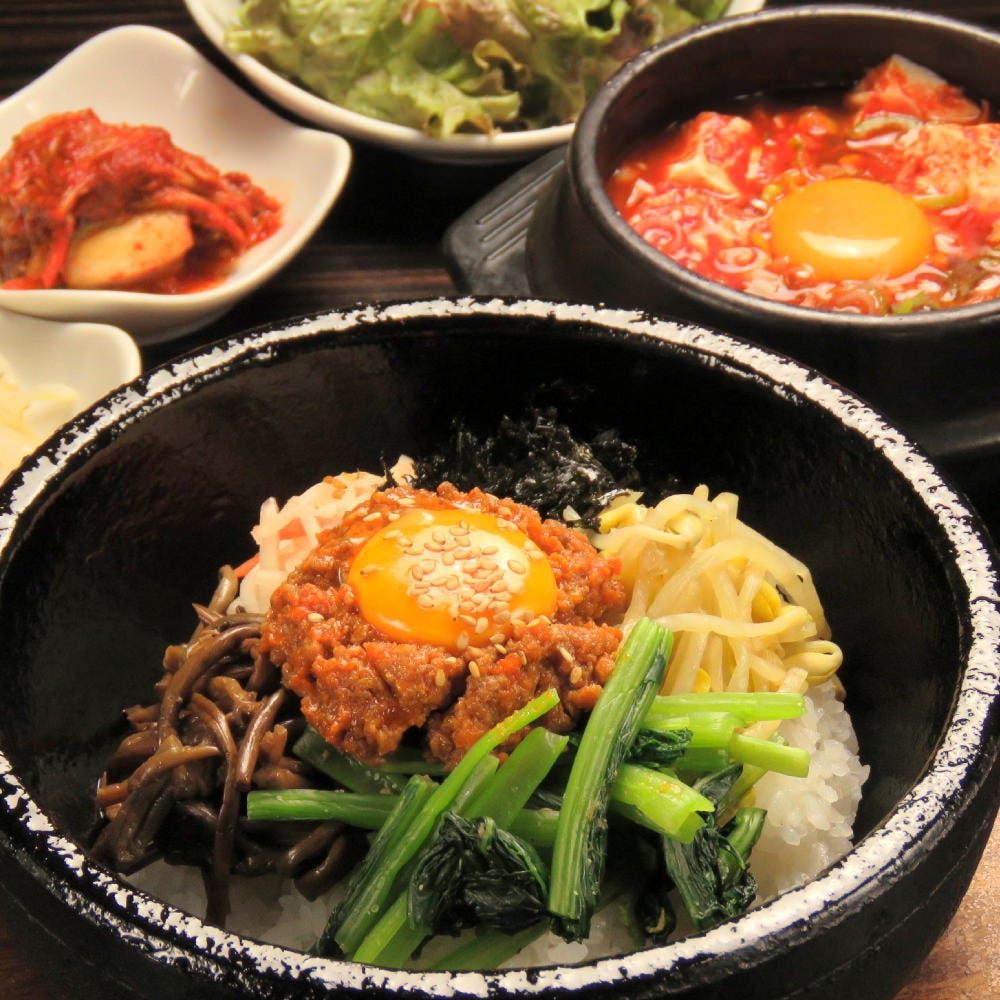 焼肉・韓国料理 コラボ ライト ルミネエスト新宿店の 石焼ビビンバスンドゥブチゲ定食
