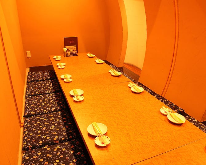 完全個室 食べ飲み放題 赤坂餃子楼 本店 赤坂 居酒屋 ぐるなび