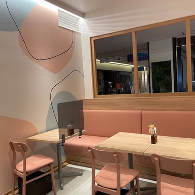 チーズ&ドリア.スイーツ 新静岡セノバ店_可愛い店内で楽しむ♪