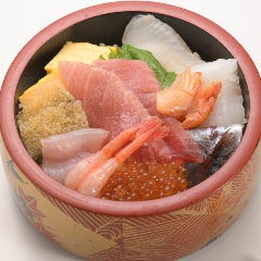 夜のつまみで人気の『ばくだん』を、丼でお楽しみいただけます