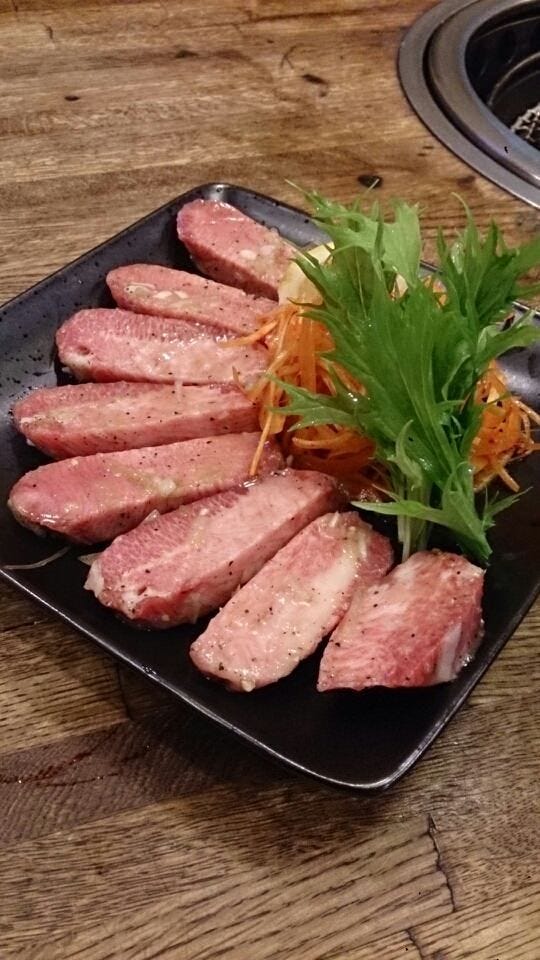 やきにくハウスおおはしの特上タン写真