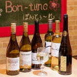 多彩なワインに日本酒
味わい豊かな滋賀の地酒もおいています