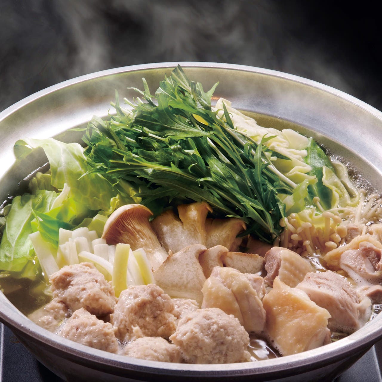 旨味溢れるスープと柔らかな鶏肉が絶品の水炊きコース