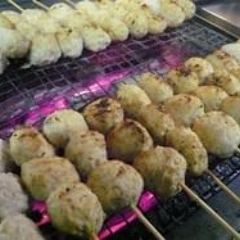 自家製つくねも人気メニューです♪