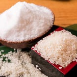 新潟コシヒカリ活性貯蔵米や国際大賞受賞のベトナムの自然海塩などこだわりの食材