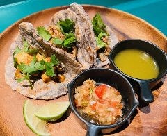 マサ使用手作りブラックコーントルティーヤ3種のタコスプレート