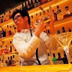 女性に嬉しいバーテンダーが作る 本格カクテルは1000種以上