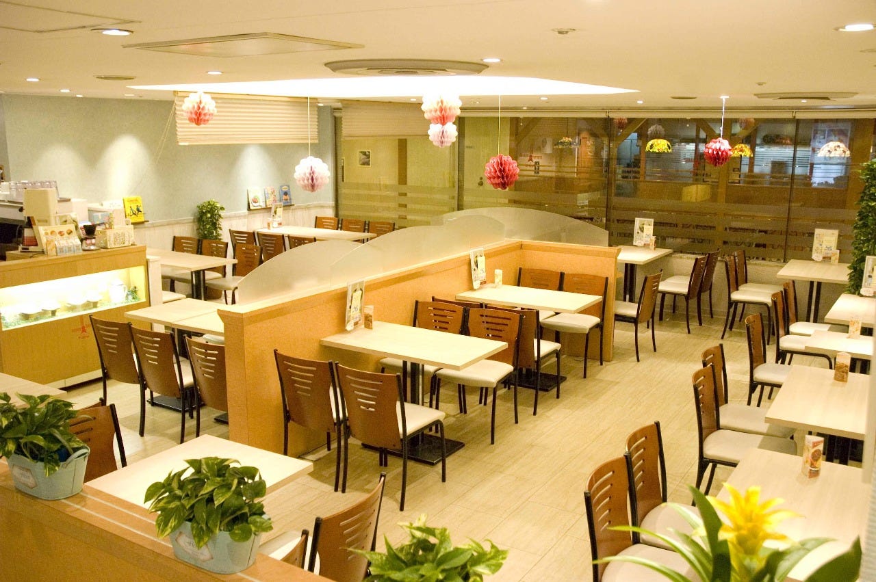 カフェ風車 アクア広島バスセンター街店（広島市/パフェ） - 楽天ぐるなび