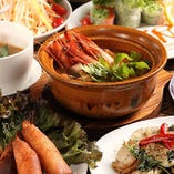 スパイス香る豪華アジア料理をご堪能いただける2.5H飲み放題付「特選アジア料理コース」