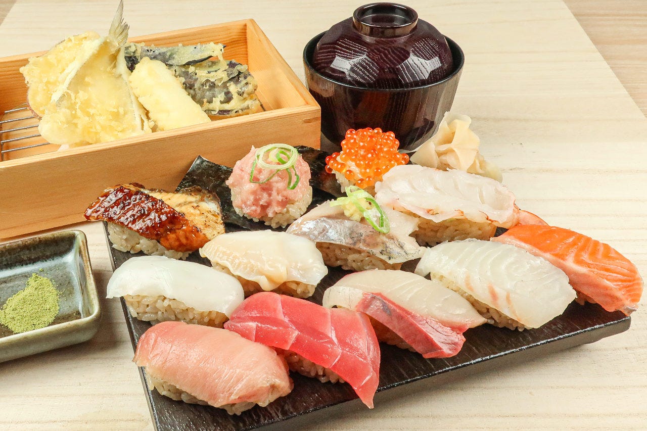 鮨・酒・肴 杉玉 三軒茶屋の天ぷら・寿司セット松