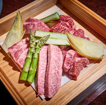 焼肉店にくる 極上の焼肉と一品料理