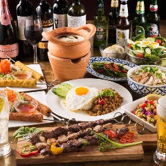 自慢のタイ料理は本格的！食材選びもシェフ自ら行います！
