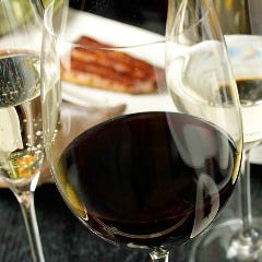 最近では日本ワインを数多くオンリスト致しました。是非ご賞味を