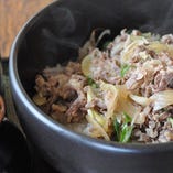 【淡路石焼き牛丼】淡路の美味しいお肉を熱々石焼き鍋でどうぞ！