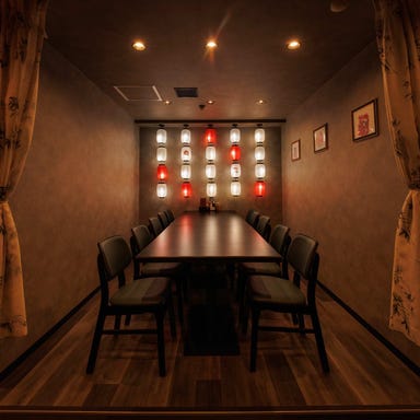 麻辣湯倶楽部 恵比寿店_【8~10名様個室】多彩な香辛料の独特な香りをアテに、お酒やツマミを楽しめる個室